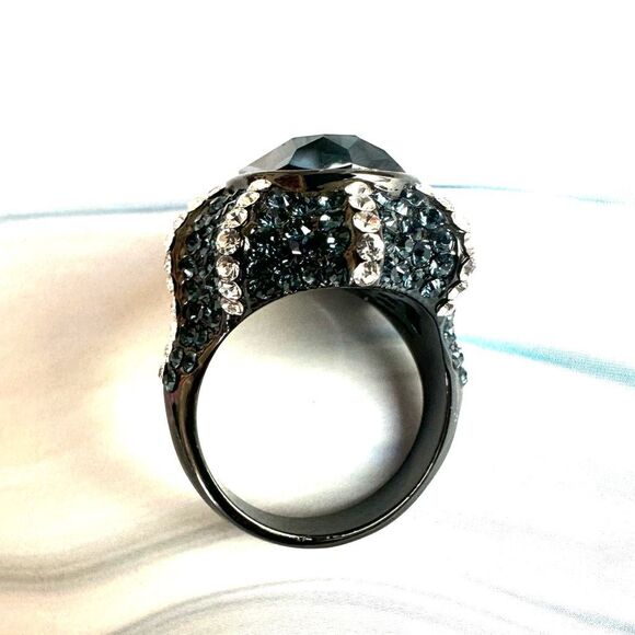 Akkad Bold Blue Crystal Statement Ring - Picture 6 of 11